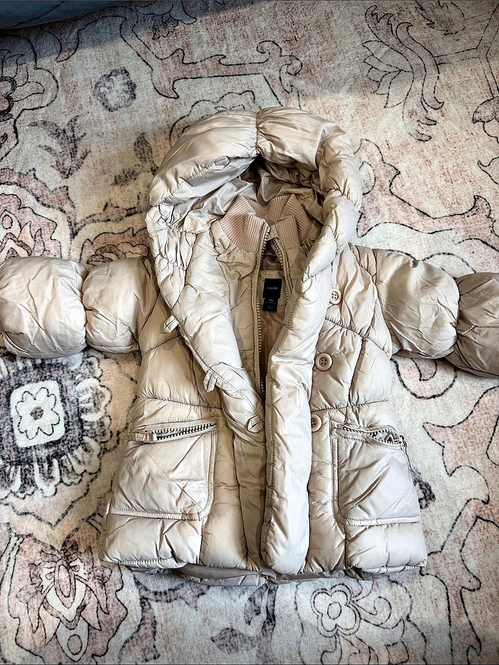 babyGap Baby Puffer Jacket Cream 6-12 Months Like New